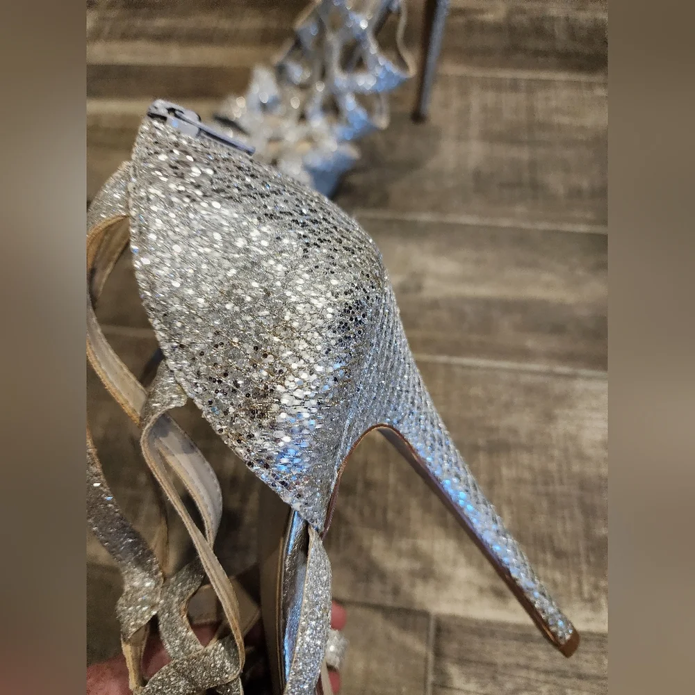 Aldo Silver Glitter Size 9 Platform Strappy Heel Caged Zip Up Vegas